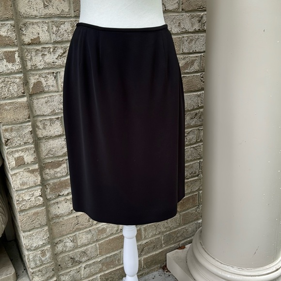 Tahari Dresses & Skirts - Tahari Classic Black Pencil Skirt - Petite 10